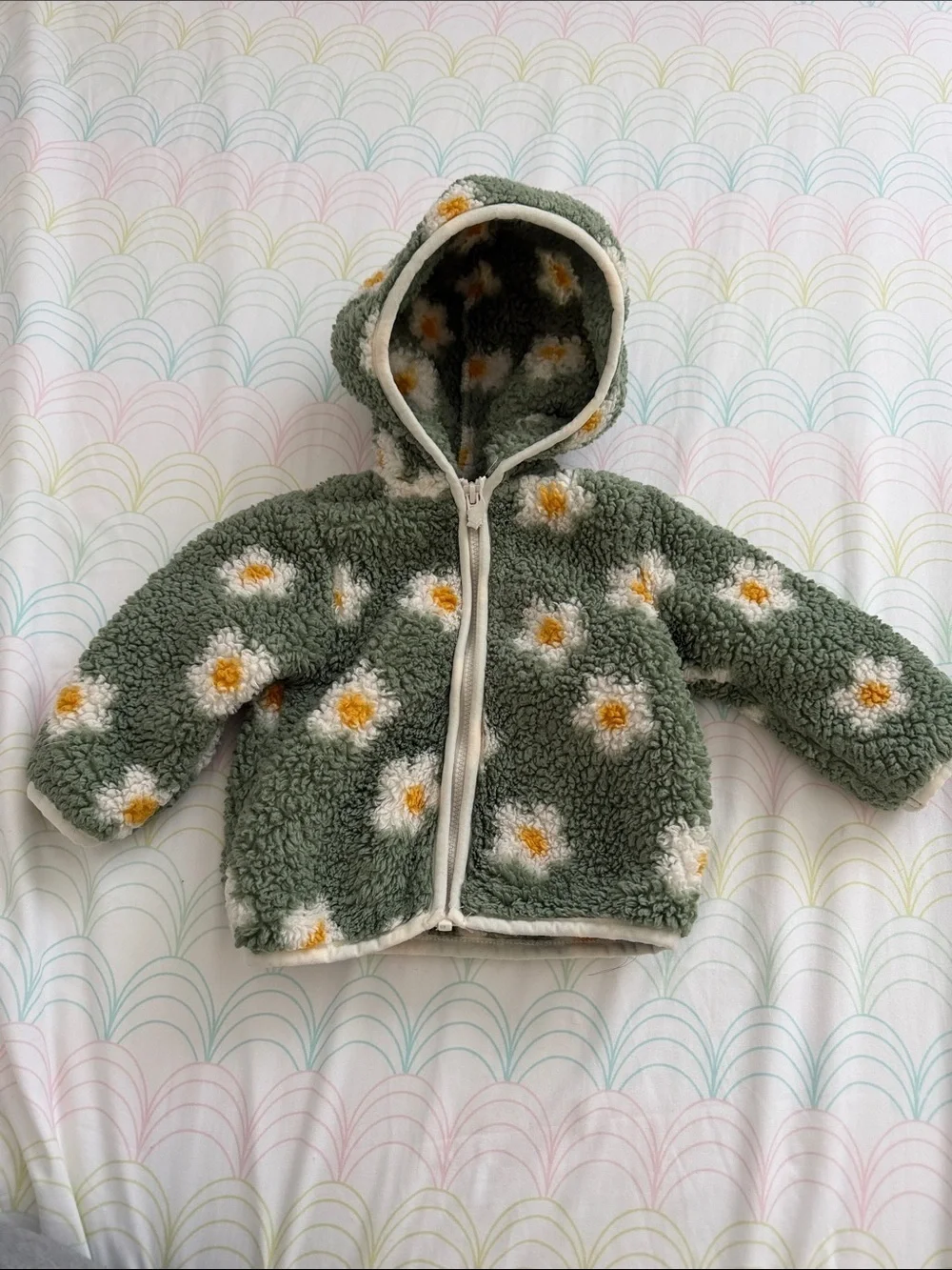 Baby girl Green Sherpa Hooded Jacket with Daisy Pattern 3-6 months